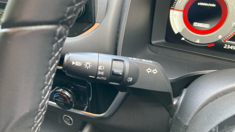 Nissan Qashqai 1.3 DiG-T MH N-Connecta 5dr Petrol Hatchback